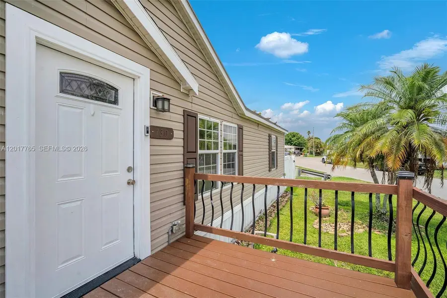730 NW 217th Ter, Pembroke Pines, FL 33029 - #3