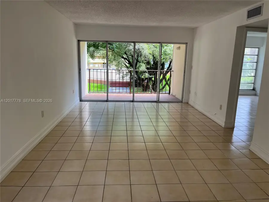 9190 Fontainebleau Blvd #202, Miami, FL 33172 - #2