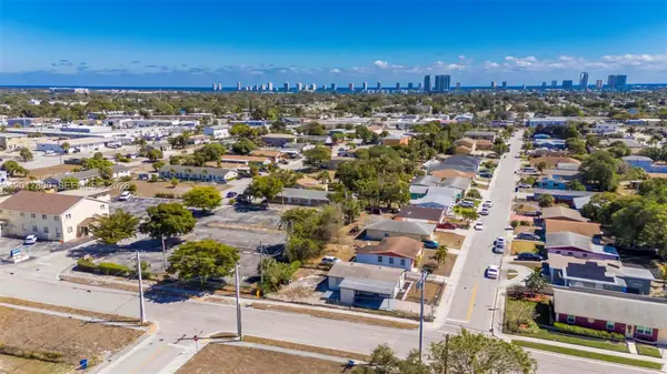 1296 W 36th St, Riviera Beach, FL 33404