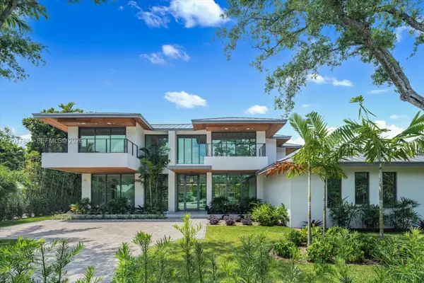 5890 SW 82nd St, South Miami, FL 33143