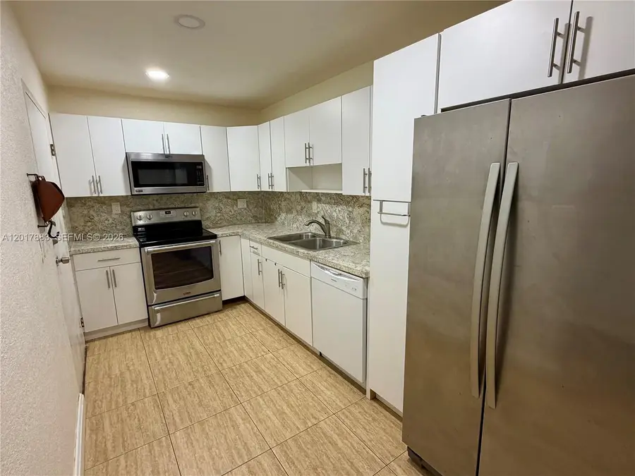 9429 SW 76th St #W25, Miami, FL 33173 - #3