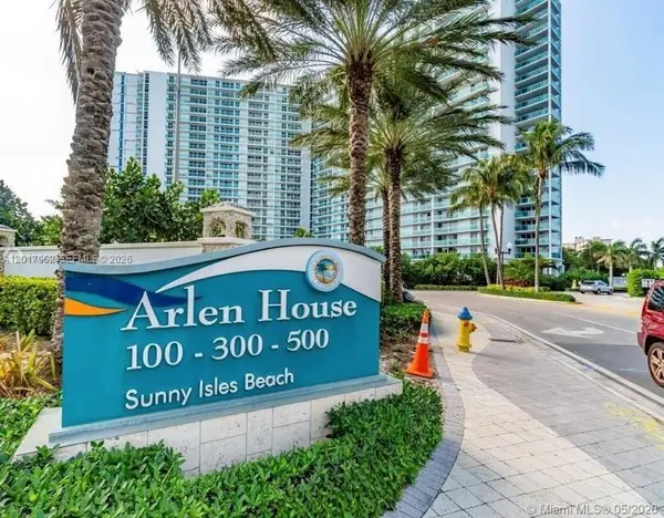 100 Bayview Dr #309, Sunny Isles Beach, FL 33160