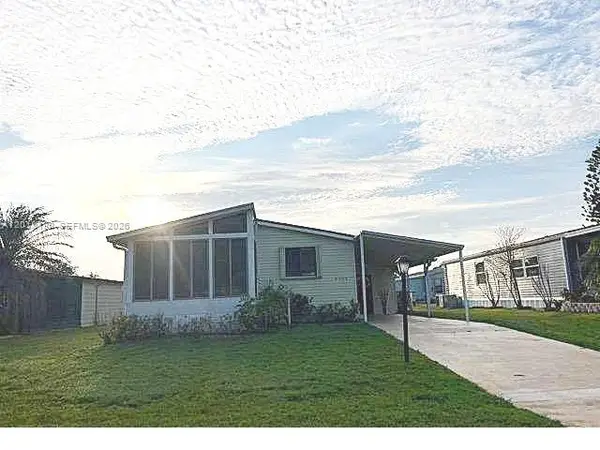 8208 W Bitterbush Ln, Port St Lucie, FL 34952
