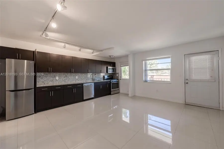 525 Meridian Ave #305, Miami Beach, FL 33139 - #2