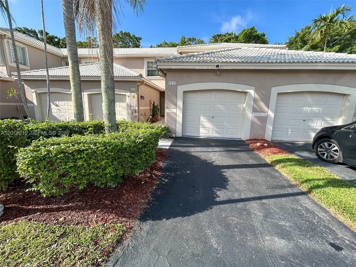 2042 Madeira Dr, Weston, FL 33327 - #1