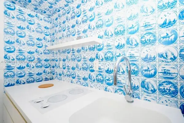 1100 West Ave #425, Miami Beach, FL 33139