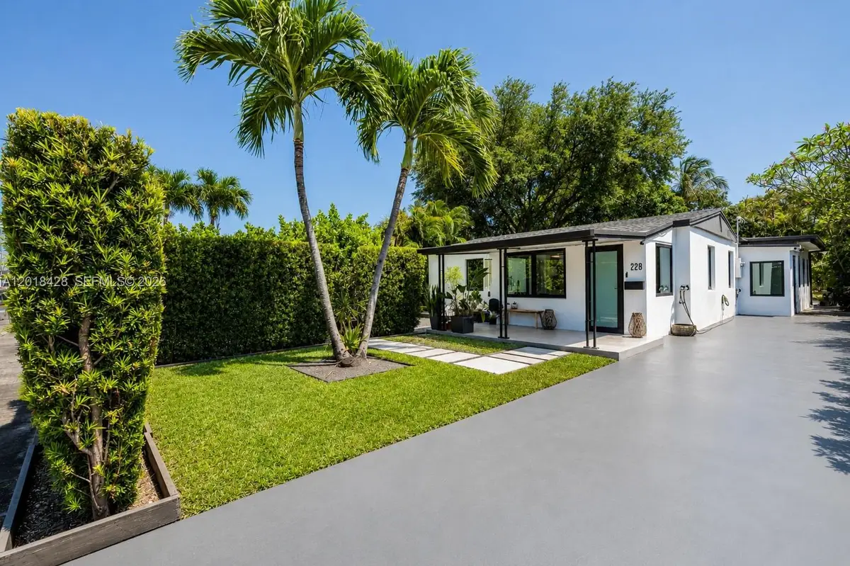 228 SW 22nd St, Fort Lauderdale, FL 33315 - #1