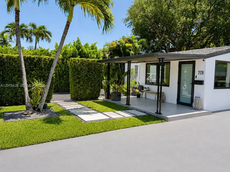 228 SW 22nd St, Fort Lauderdale, FL 33315 - #2