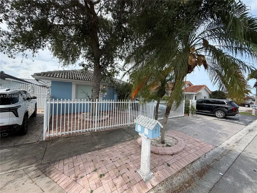13965 SW 10th St, Miami, FL 33184 - #2