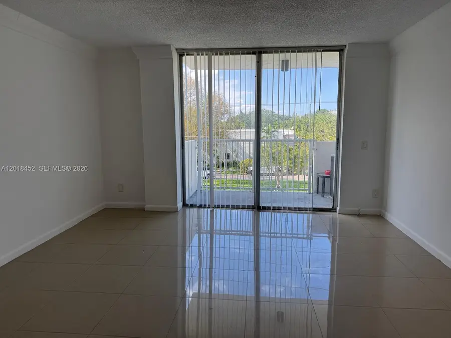 2020 NE 135th St #303, North Miami, FL 33181 - #2