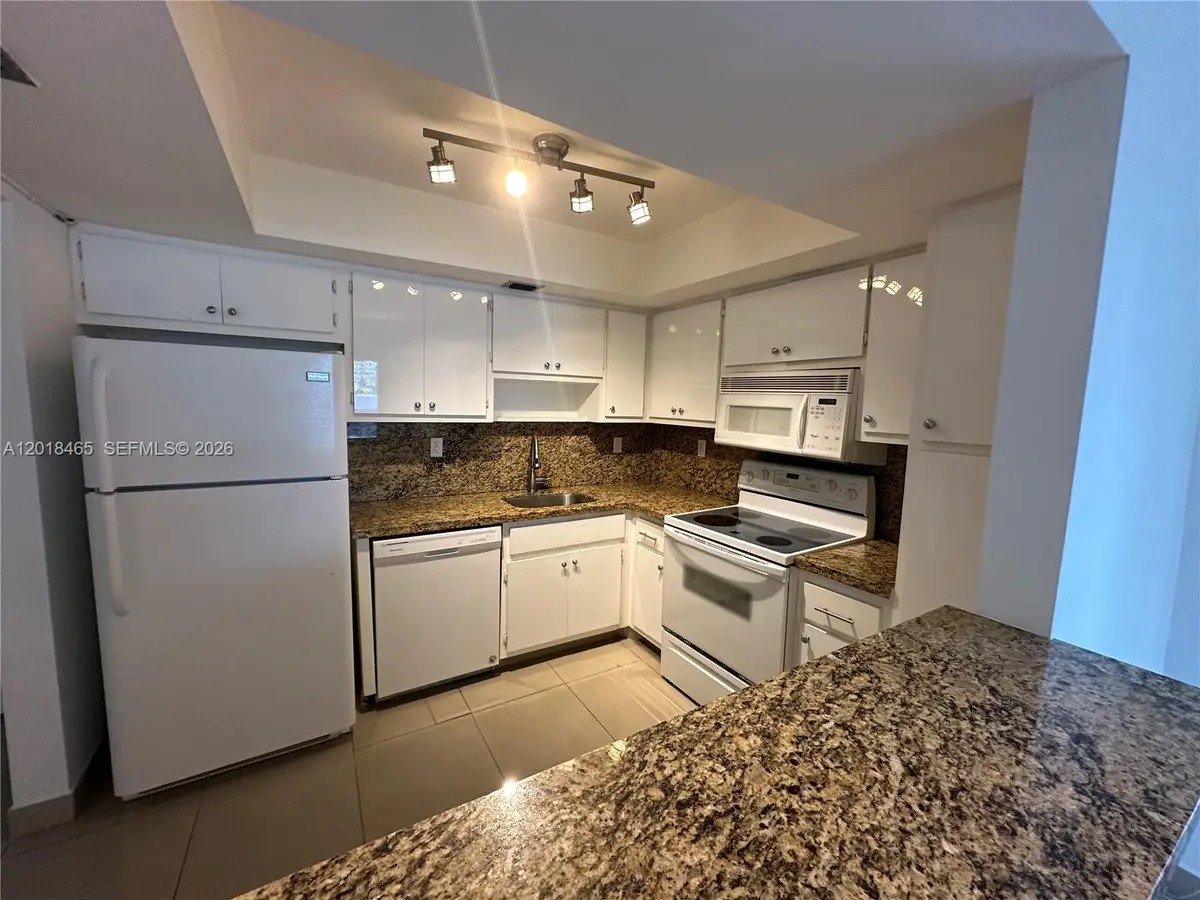 7118 Bonita Dr #305, Miami Beach, FL 33141 - #1