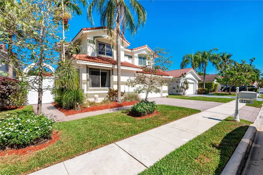 1220 W Bel Aire Dr W, Pembroke Pines, FL 33027 - #2