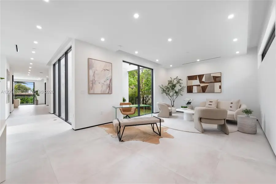 2096 Alamanda Dr, North Miami, FL 33181 - #2