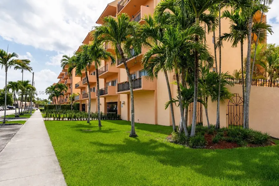 1900 W 54th St #220, Hialeah, FL 33012 - #2