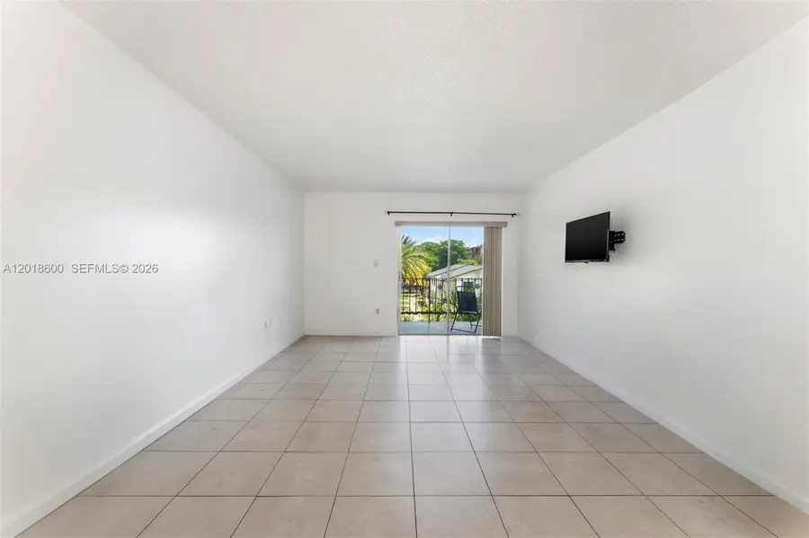 1900 W 54th St #220, Hialeah, FL 33012 - #3