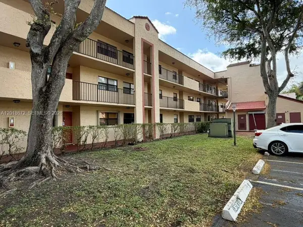 3400 Foxcroft Rd #107, Miramar, FL 33025