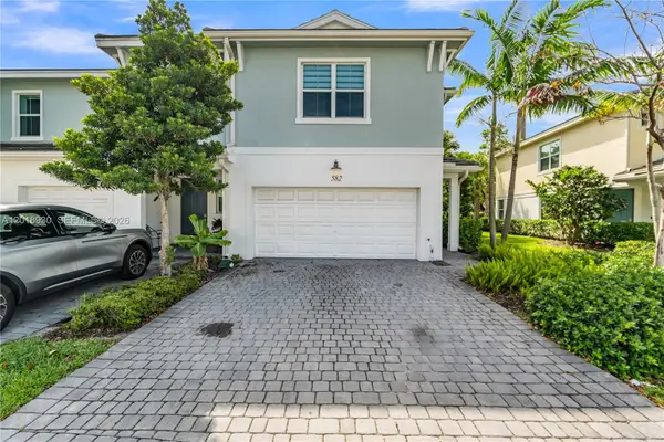 582 Parsons Way, Deerfield Beach, FL 33442