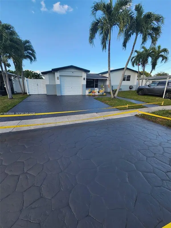 3617 NW 37th St, Lauderdale Lakes, FL 33309