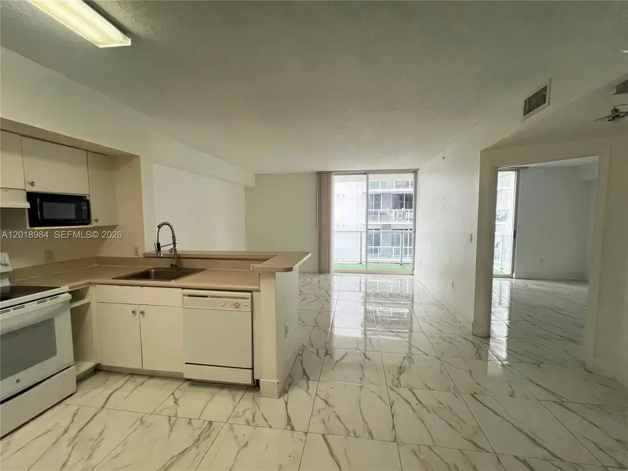 5085 NW 7th St #711, Miami, FL 33126 - #3