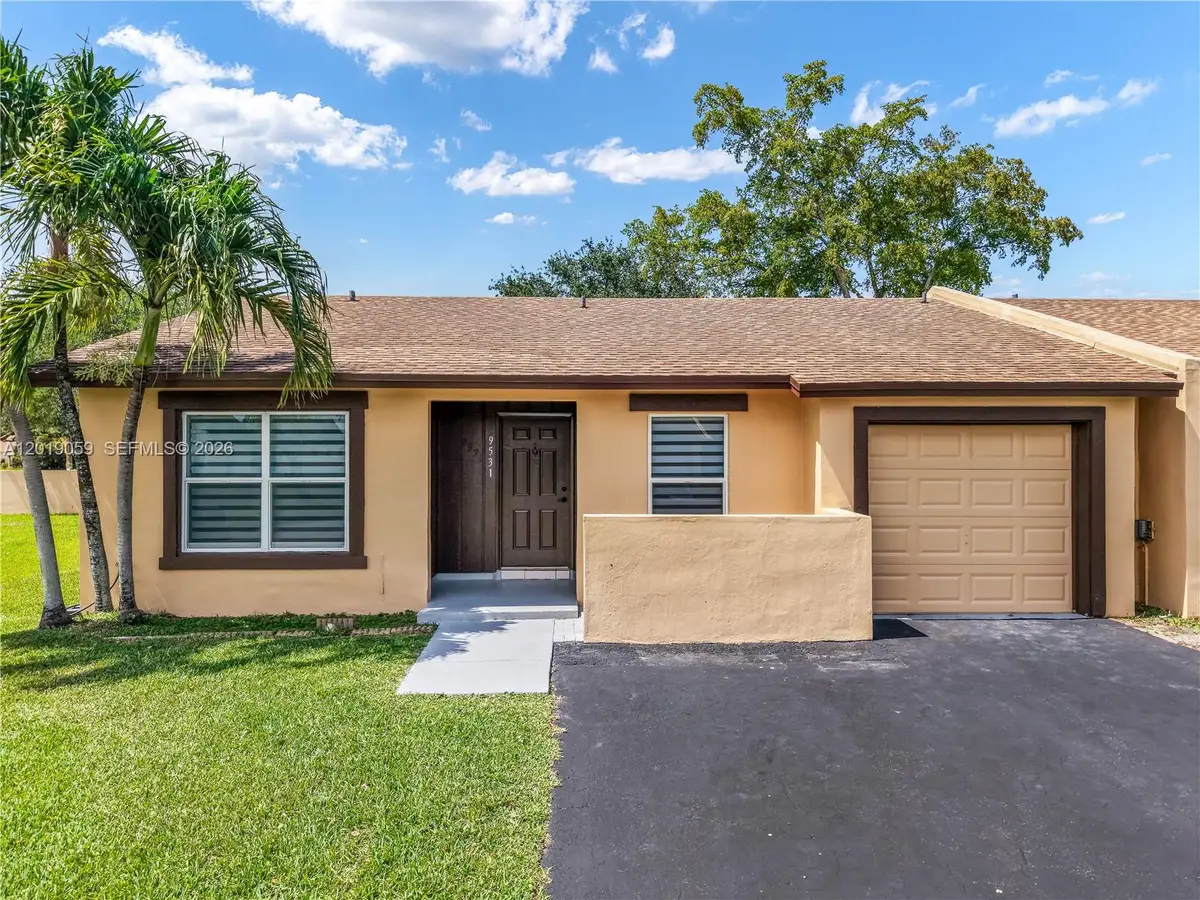 9531 W Heather Ln, Miramar, FL 33025 - #1