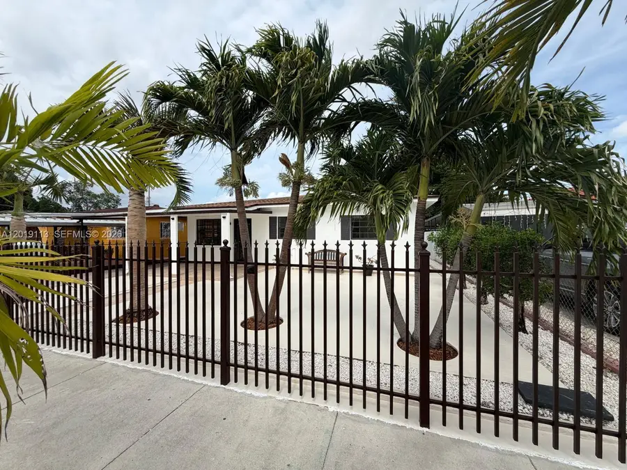 2541 W 10th Ave, Hialeah, FL 33010 - #2
