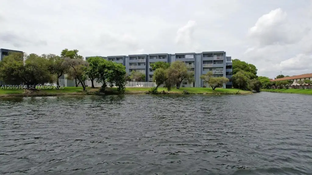 9375 Fontainebleau Blvd #L315, Miami, FL 33172 - #1