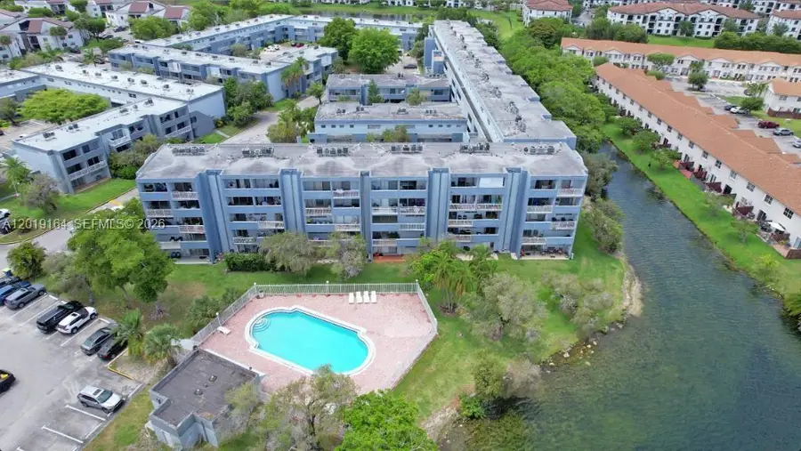 9375 Fontainebleau Blvd #L315, Miami, FL 33172 - #2