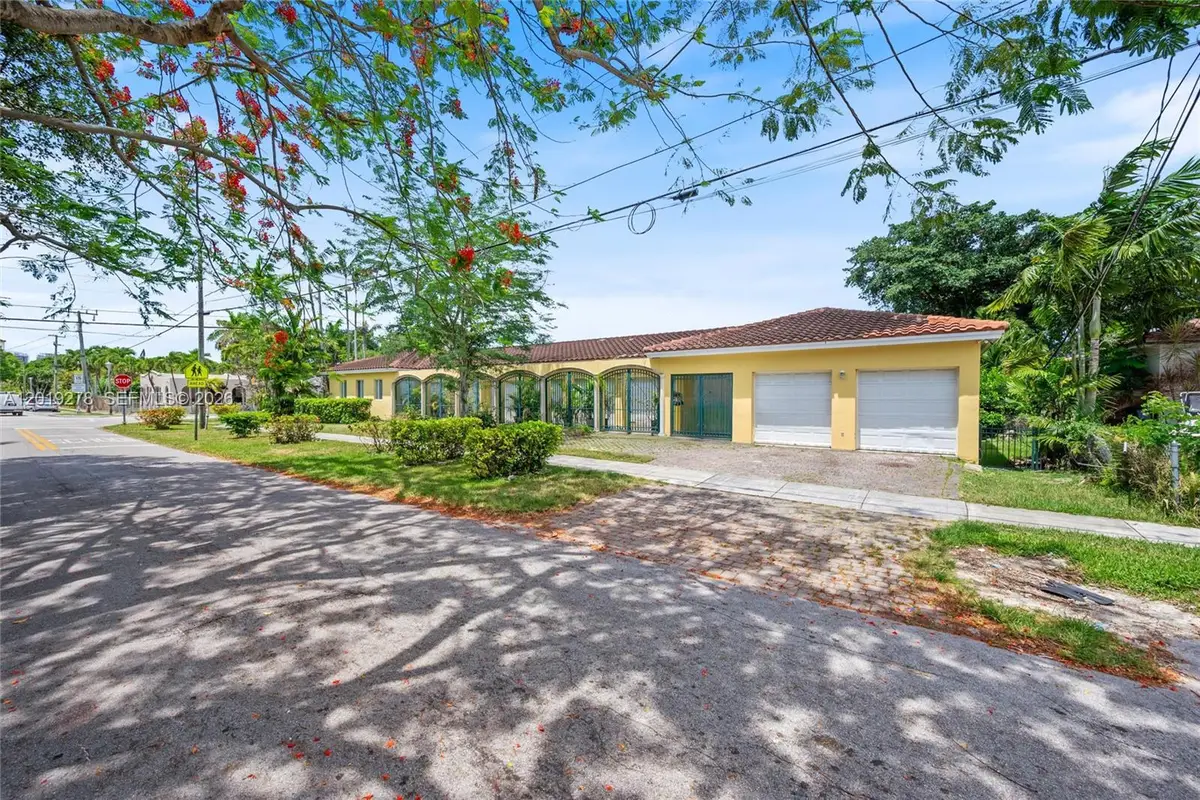 2542 SW 25th Ave, Miami, FL 33133 - #1
