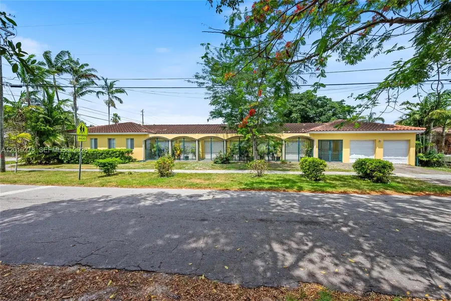2542 SW 25th Ave, Miami, FL 33133 - #2