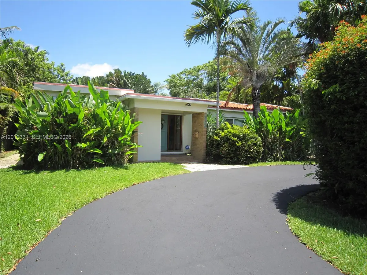 1905 NE 124th St, North Miami, FL 33181 - #1