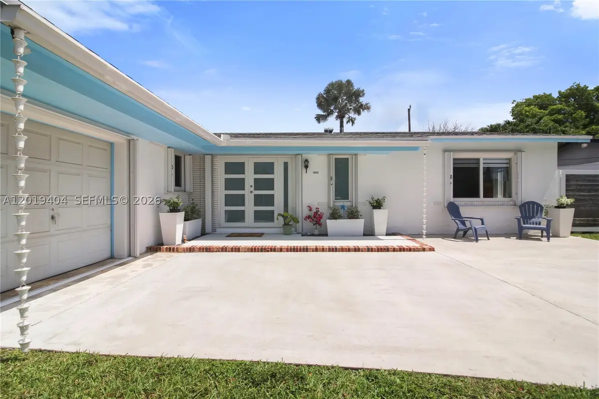 10455 SW 200th St, Cutler Bay, FL 33157 - #1