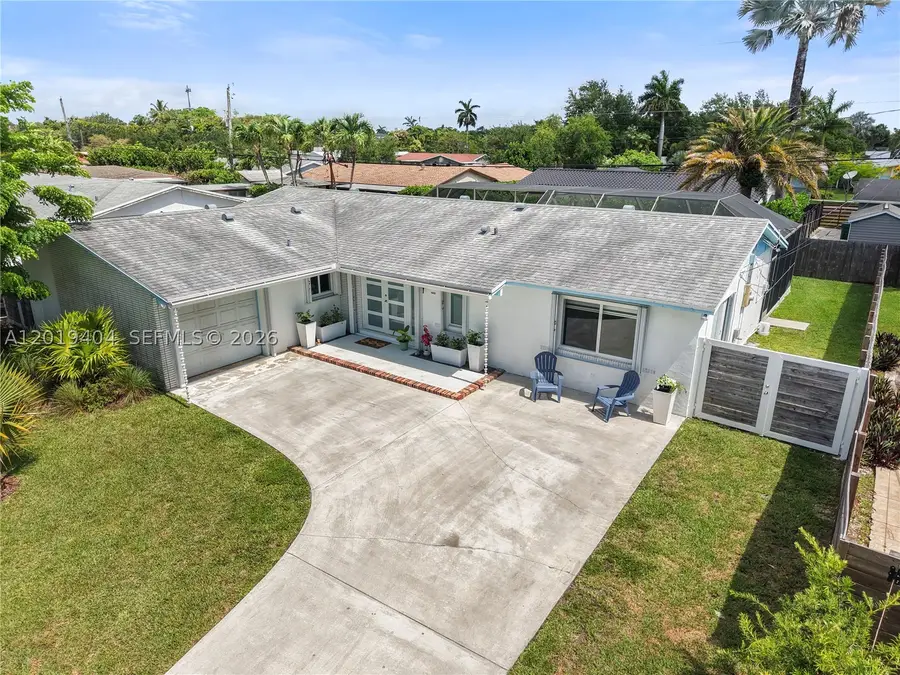 10455 SW 200th St, Cutler Bay, FL 33157 - #2