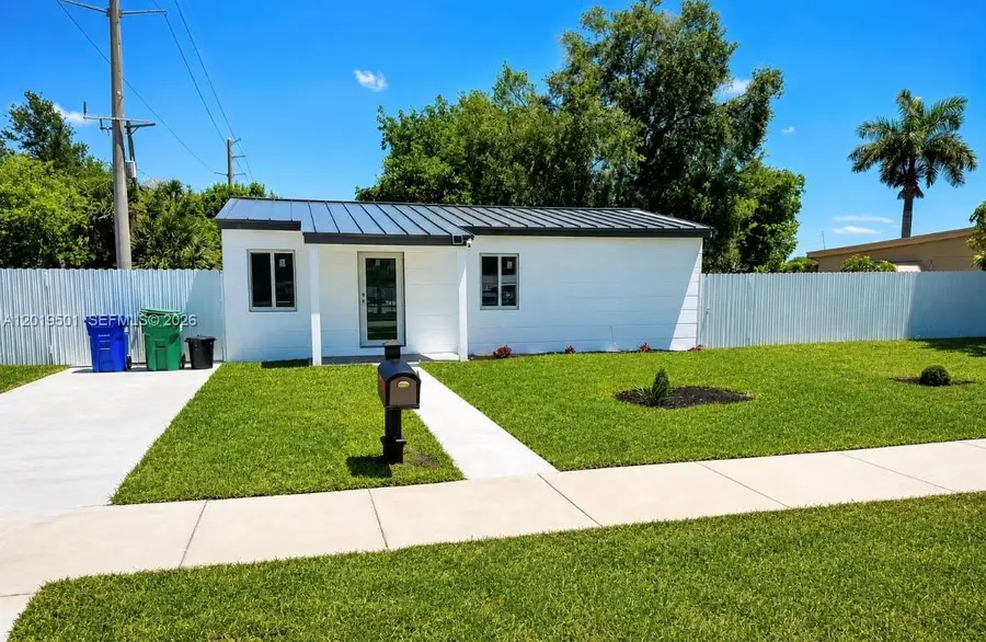 1881 NW 157th St, Miami Gardens, FL 33054 - #3