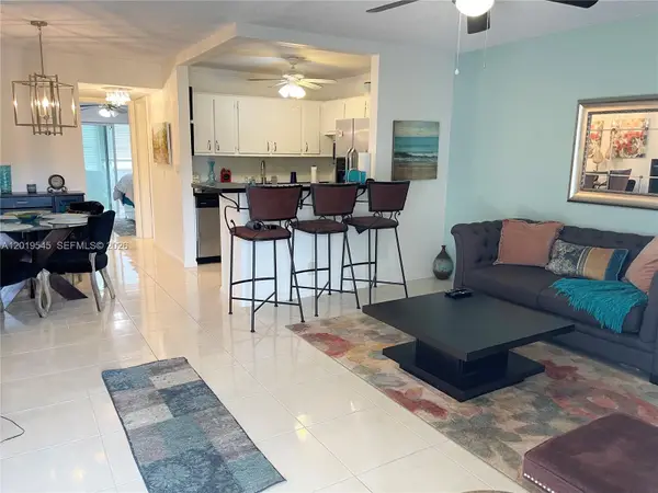12 Dorchester A #12, West Palm Beach, FL 33417