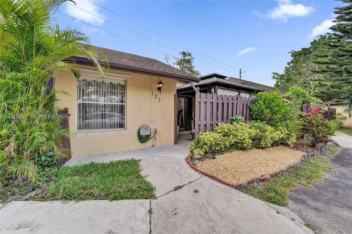 123 Briarwood Cir #2-5, Hollywood, FL 33024 - #1
