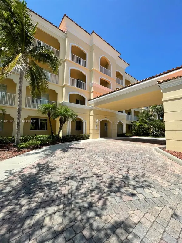 19 W Harbour Isle Dr W #201, Fort Pierce, FL 34949