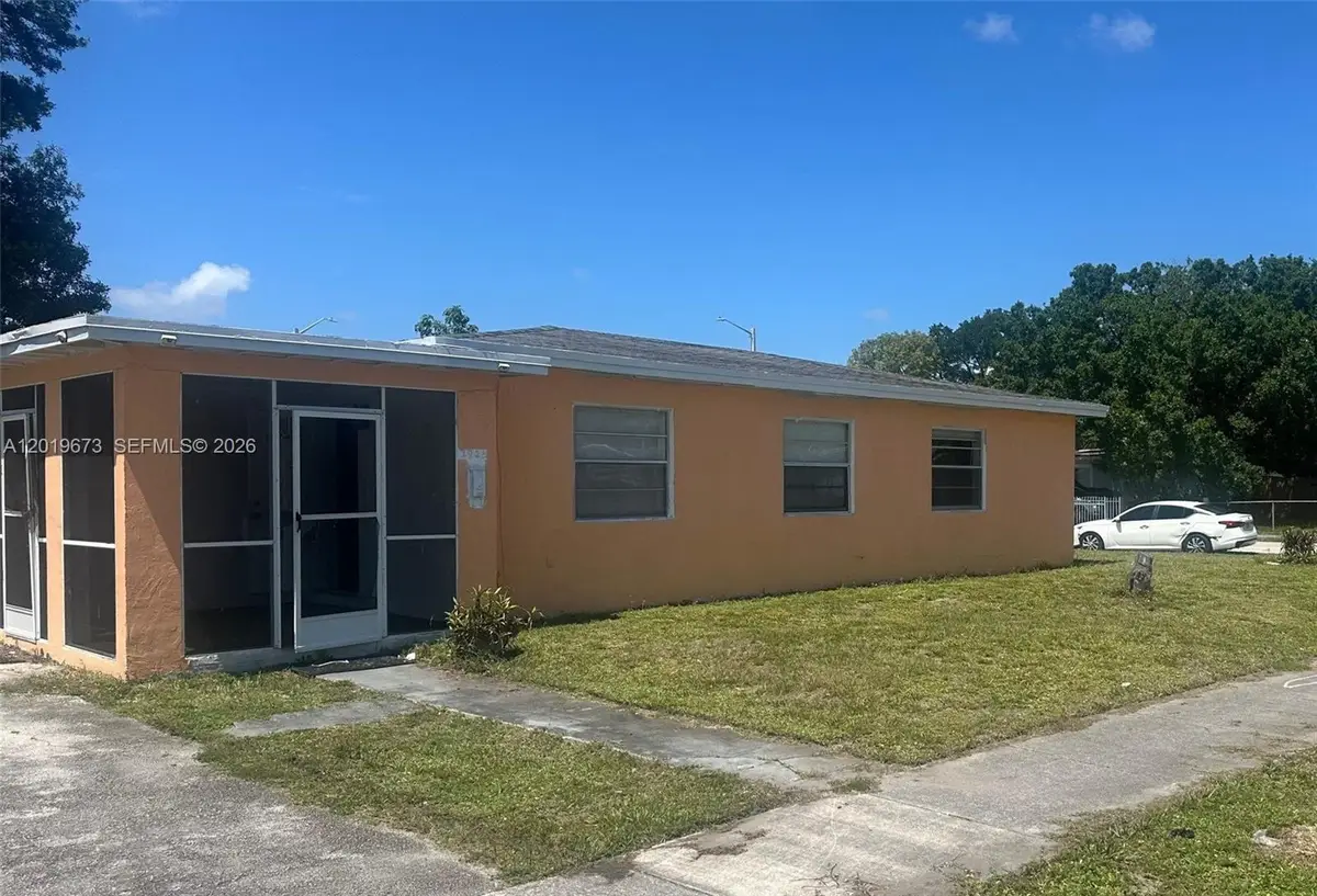 2925 NW 5th St, Fort Lauderdale, FL 33311 - #1