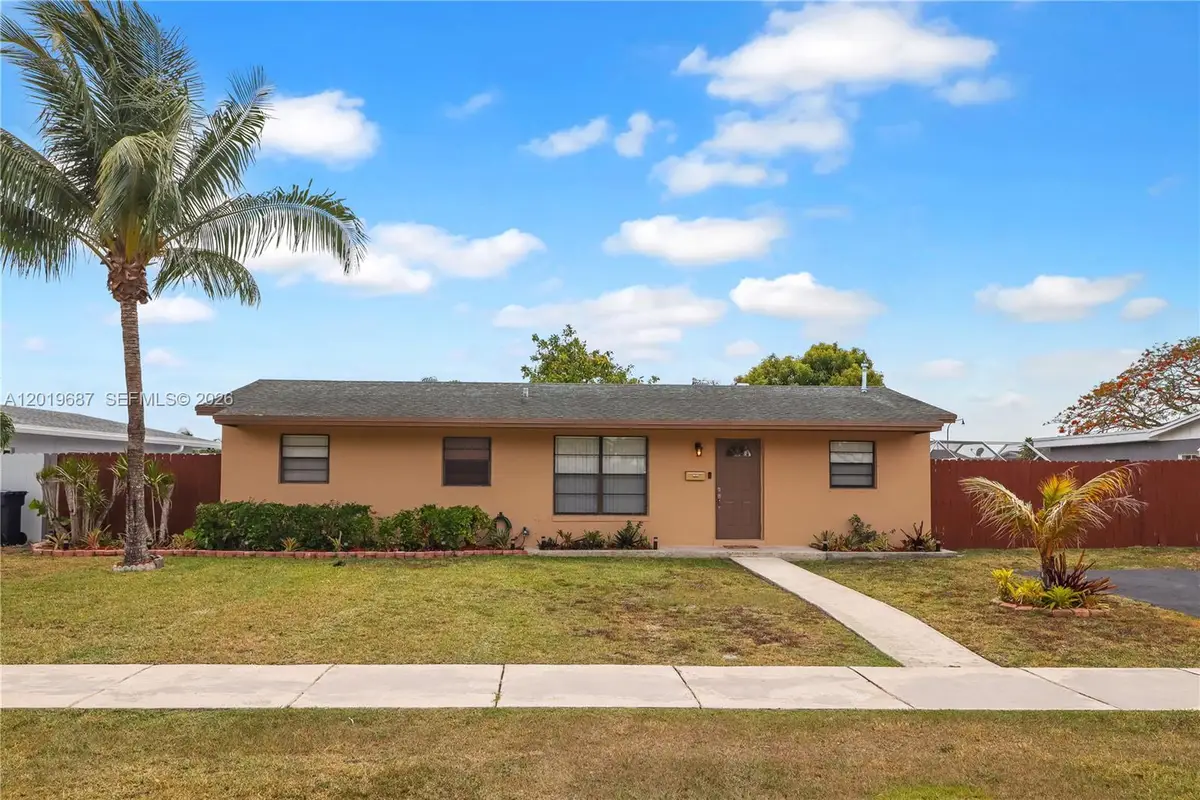 15502 SW 102nd Ave, Miami, FL 33157 - #1