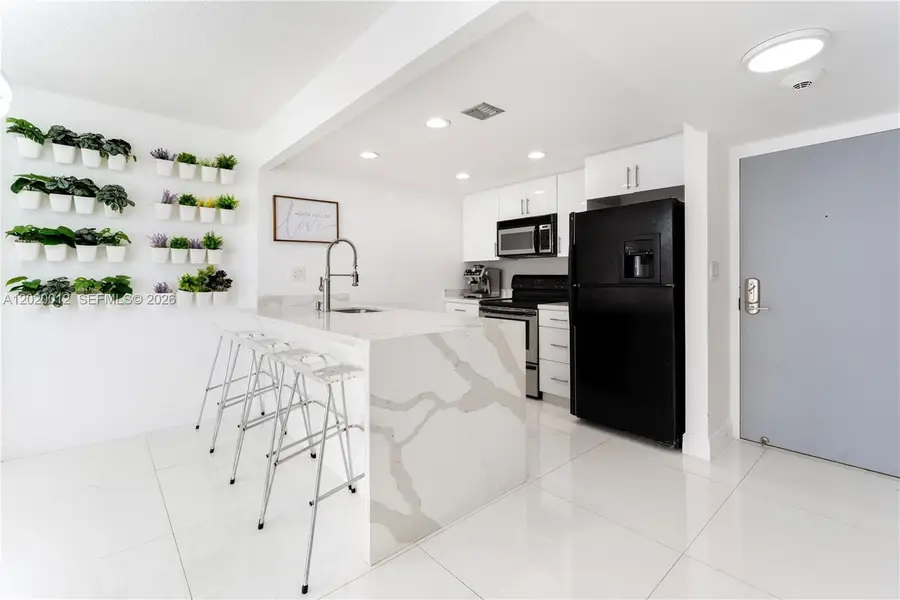 600 NE 36th St #1111, Miami, FL 33137 - #2