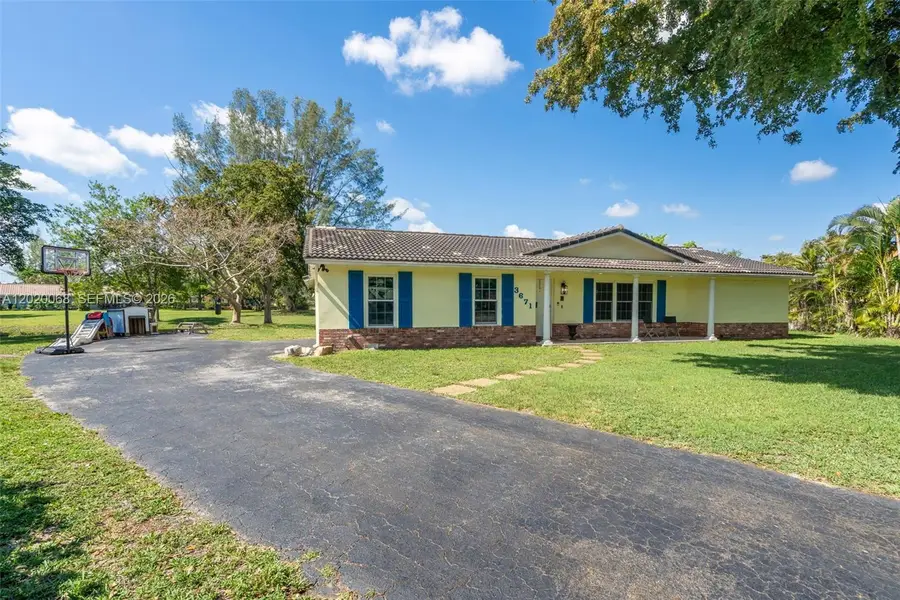 3671 NW 98th Ter, Coral Springs, FL 33065 - #2