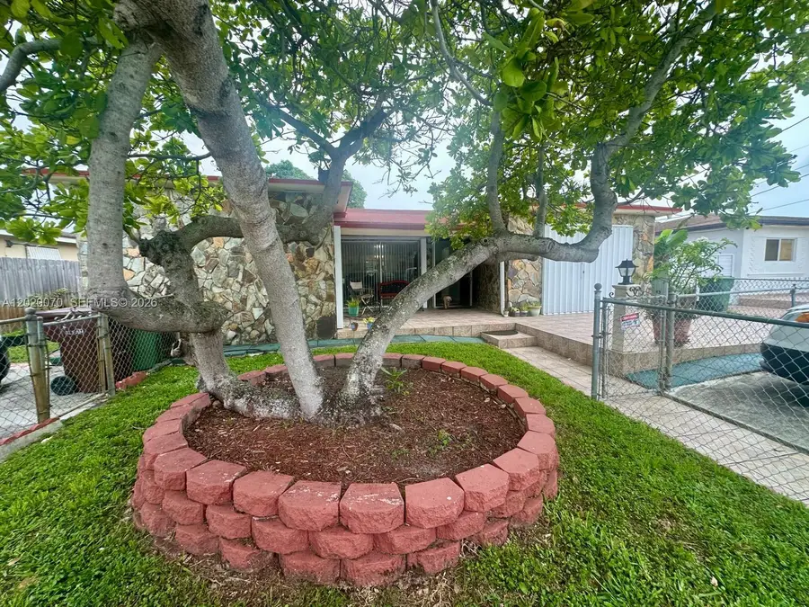 659 W 14th St, Hialeah, FL 33010 - #2