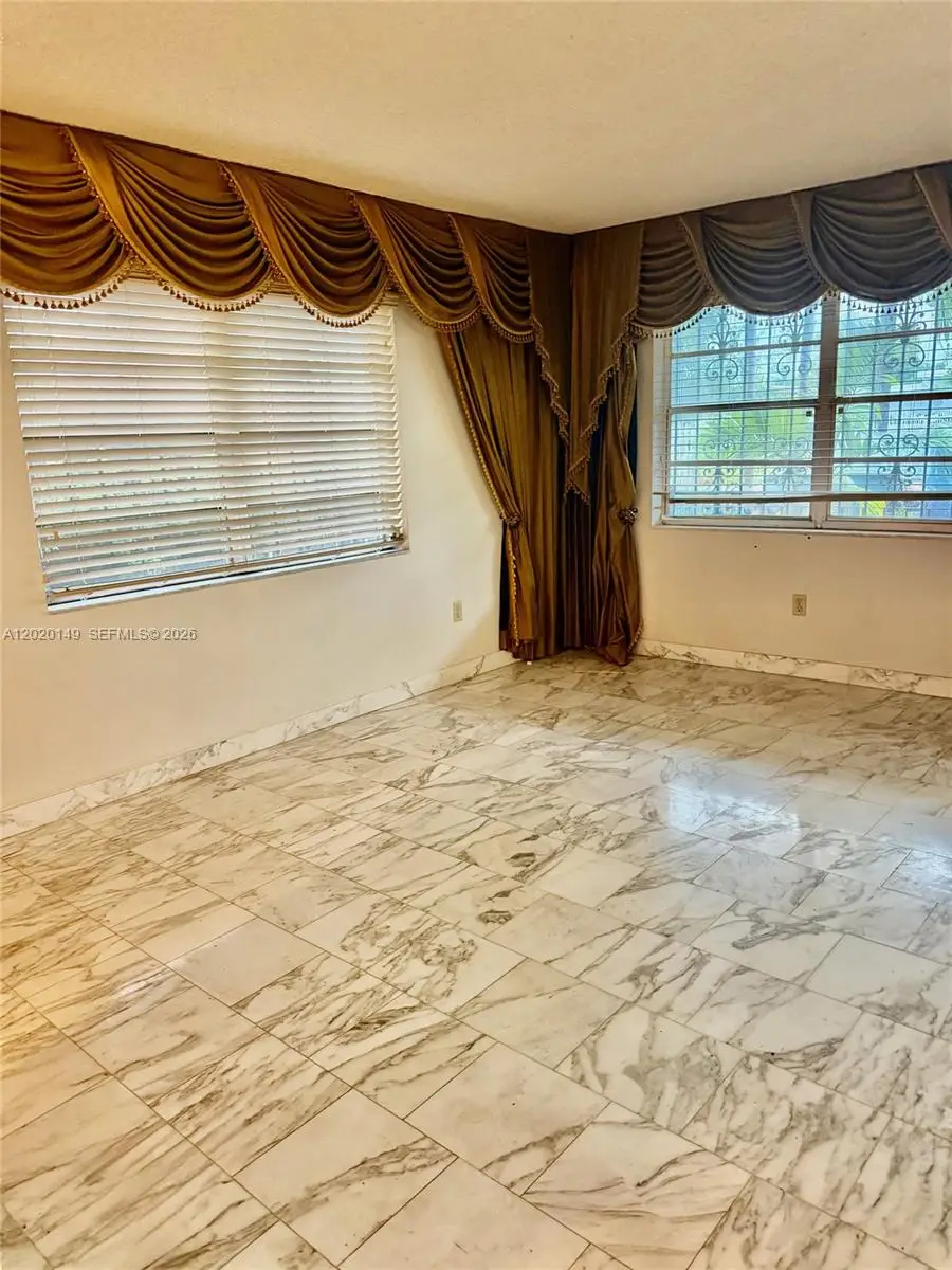 320 NW 61st Ave, Miami, FL 33126 - #2