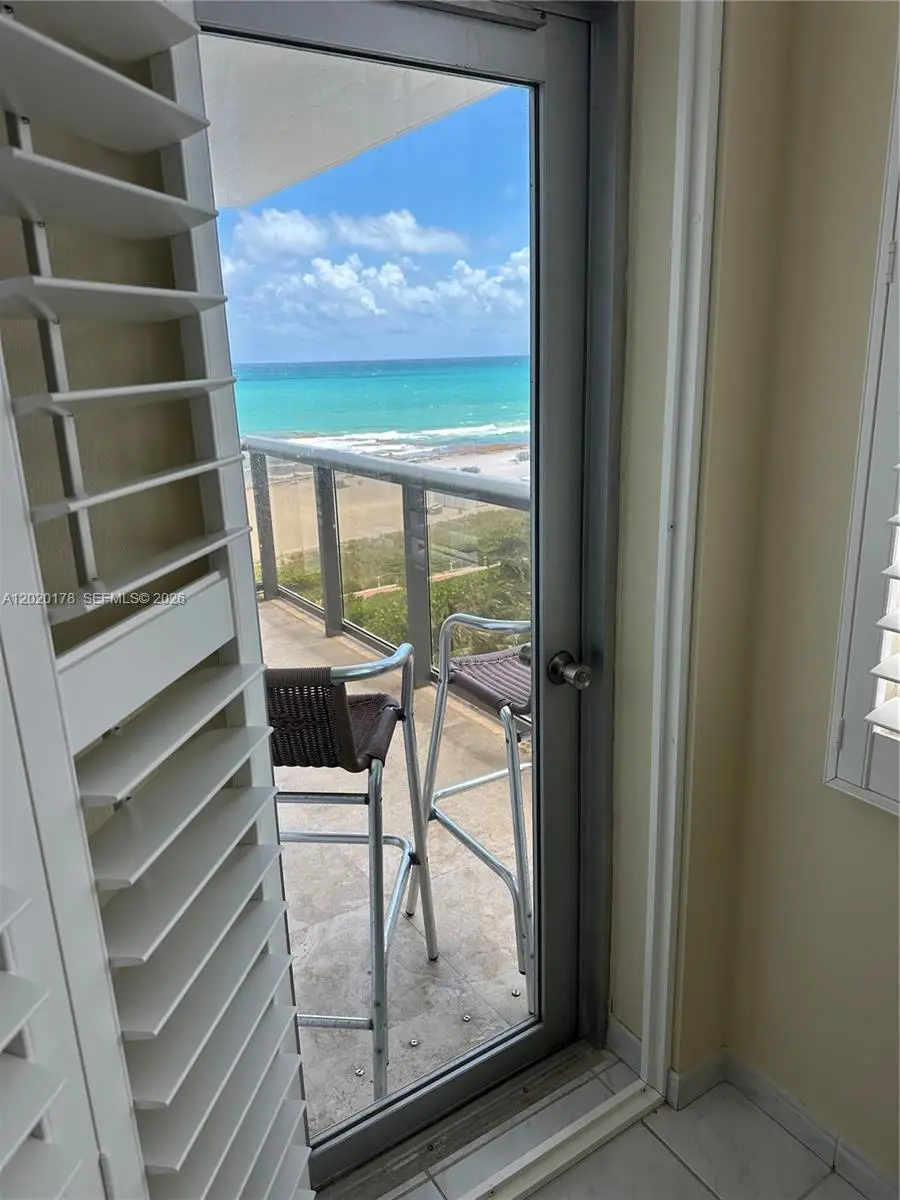 6039 Collins Ave #924, Miami Beach, FL 33140 - #3