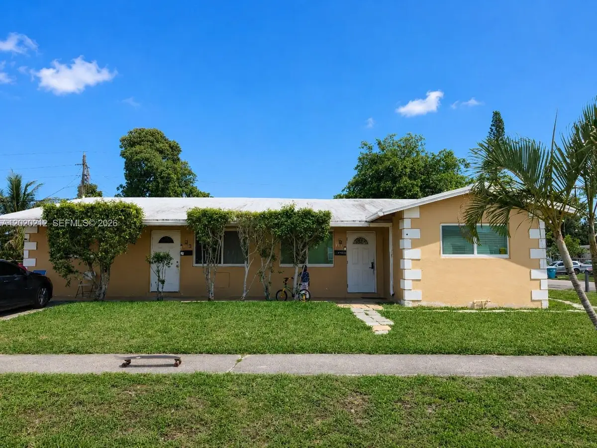 1621 NW 52nd Ave, Lauderhill, FL 33313 - #1