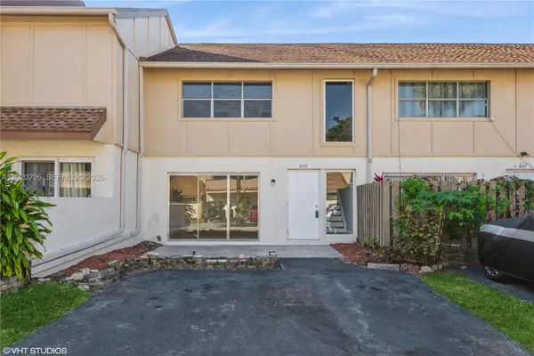 835 NW 81st Ter #7, Plantation, FL 33324