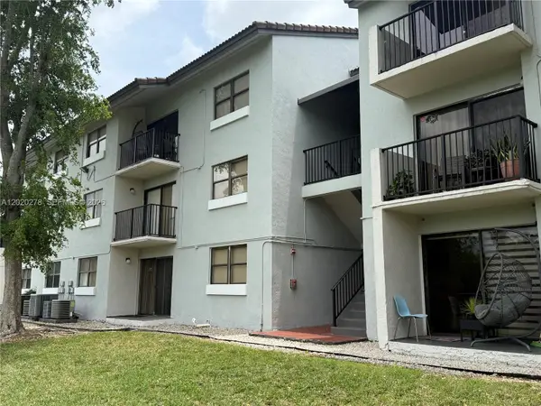 7195 NW 179th St, Hialeah, FL 33015