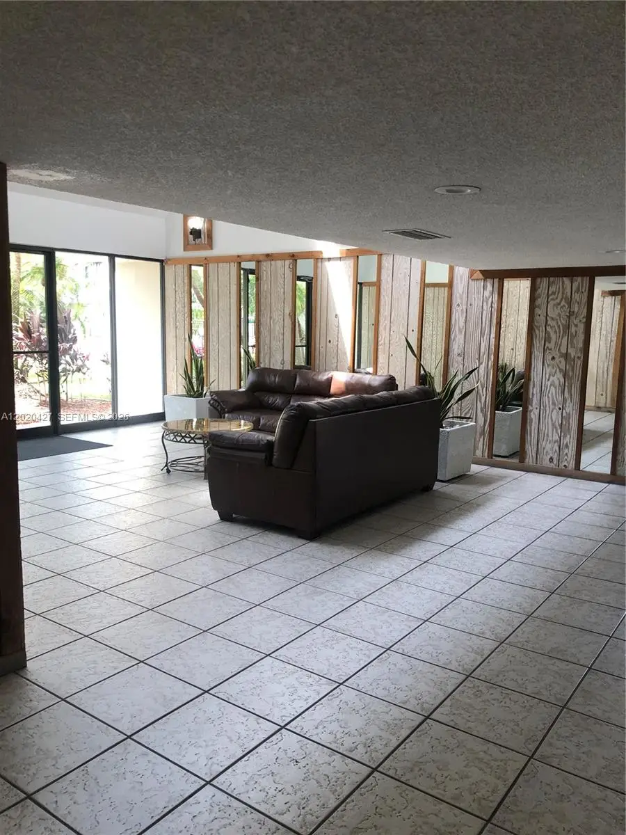 210 Lakeview Dr #207, Weston, FL 33326 - #3
