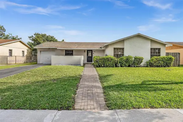 11061 SW 163rd St, Miami, FL 33157
