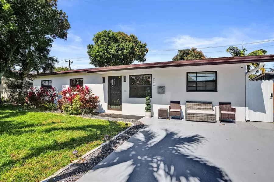 6761 Allen St, Hollywood, FL 33024 - #2
