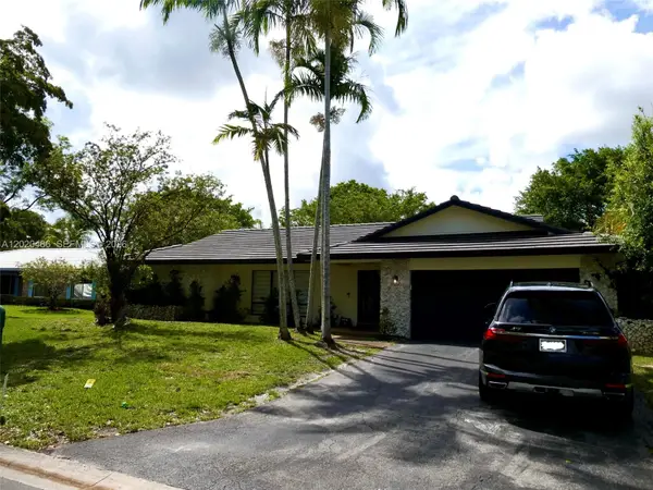 9939 NW 19th St, Coral Springs, FL 33071